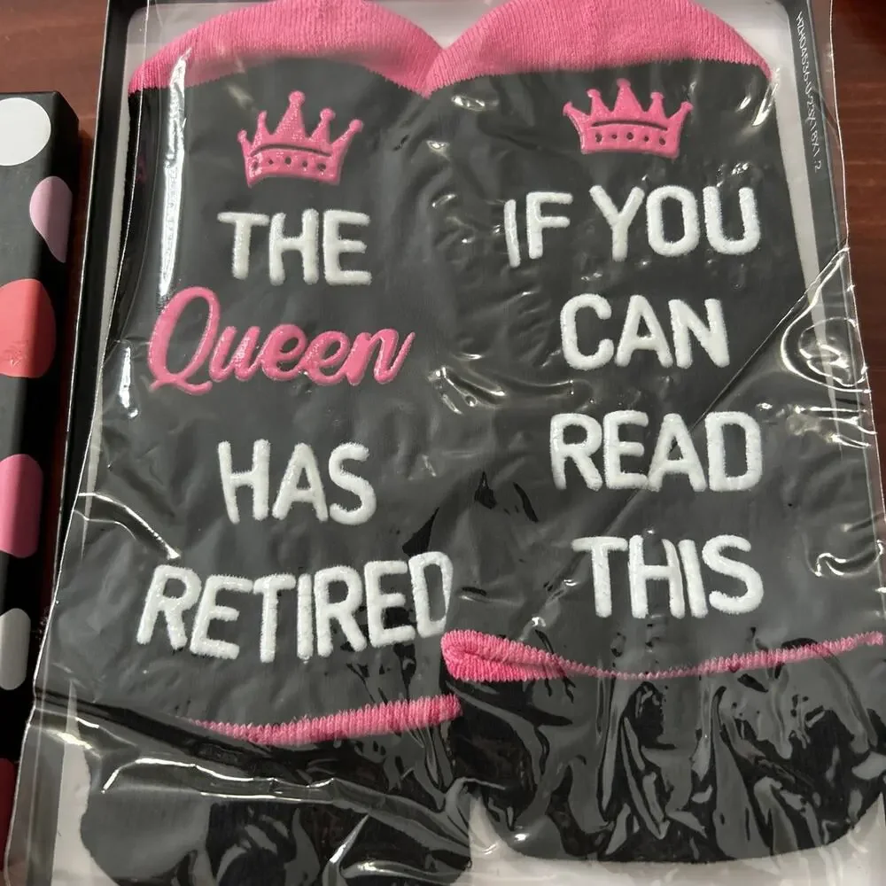 NEW IN BOX! Sock Fun Gift Collection The Queen Has Retired Socks Black/Pink